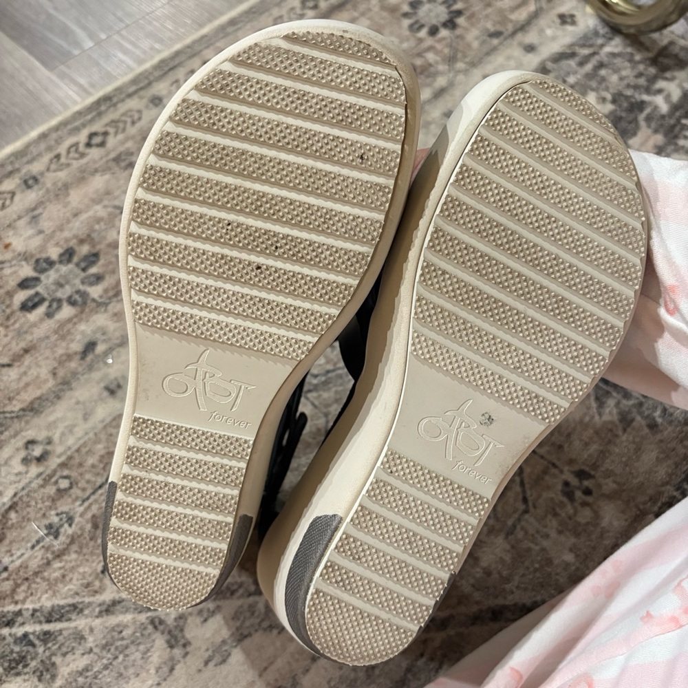 OTBT TERESA wedges size 9.5 - Picture 8 of 9
